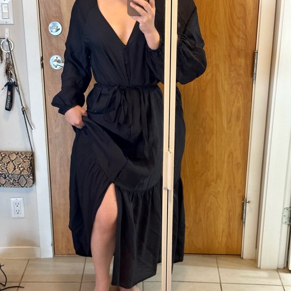 Cute, light, summer H&M black maxi dress with long sleeves. - Picture 5 of 12